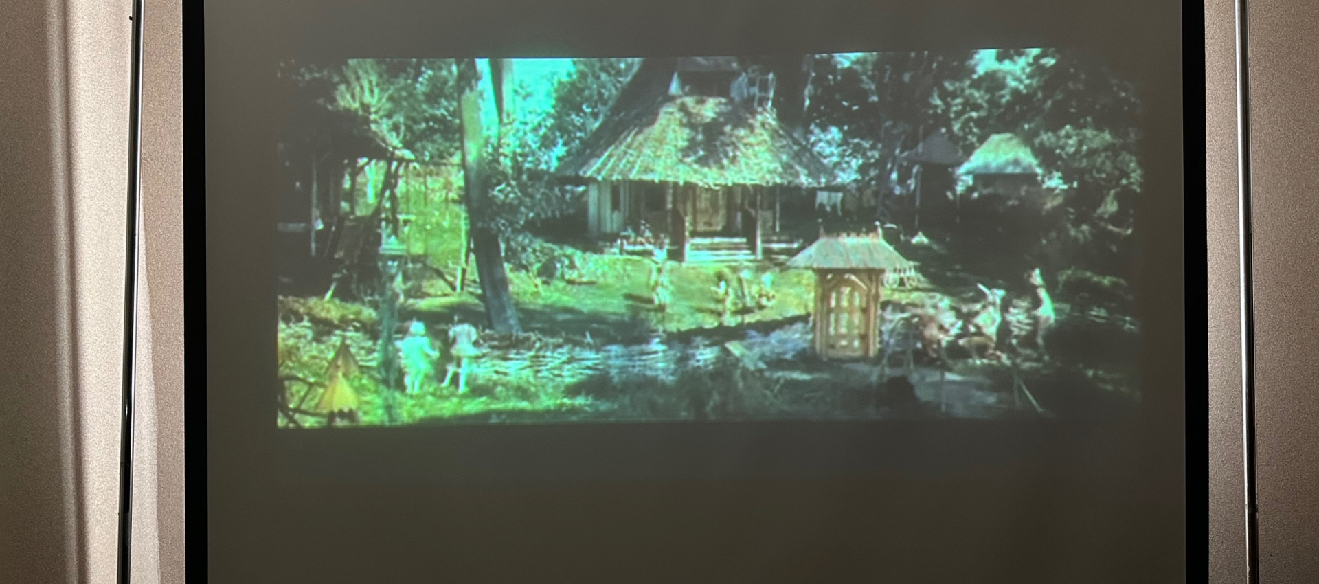 Сотрудники Госуправления по кинематографии провели мероприятие, приуроченное ко Дню матери